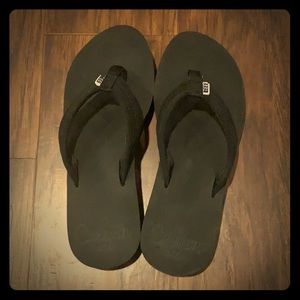 Reef Black Cushion Sandals